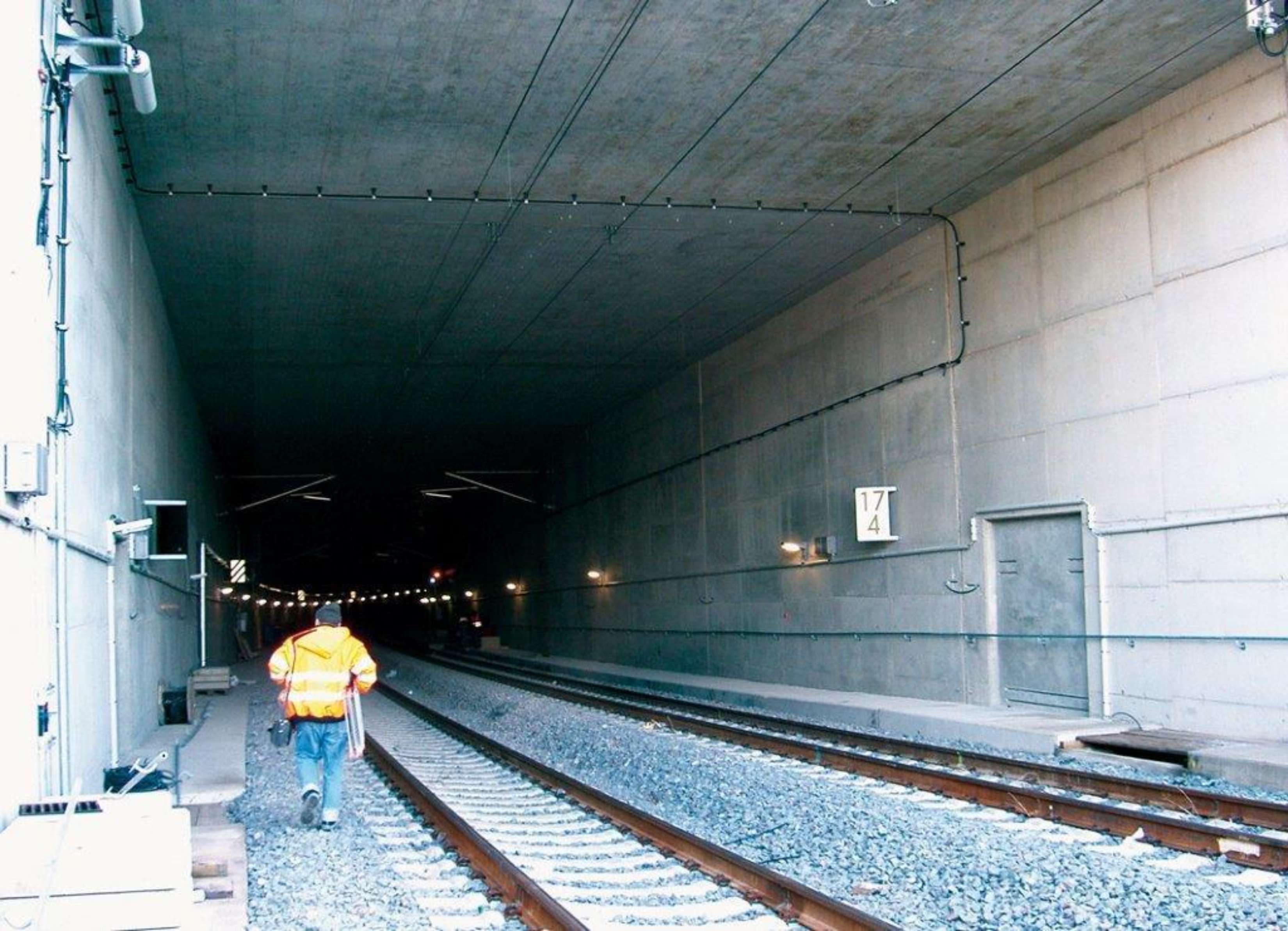 Spandau Rettungszeichenleuchte Tunnel 1